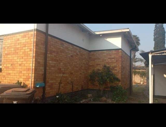 3 BEDROOM HOUSE FOR SALE IN PRIMROSE HILL